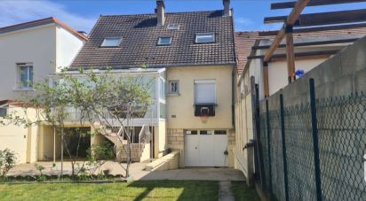 House 8 rooms of 119 m² in Savigny-sur-Orge (91600)