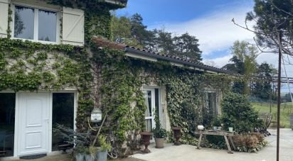 House 6 rooms of 171 m² in Aveizieux (42330)