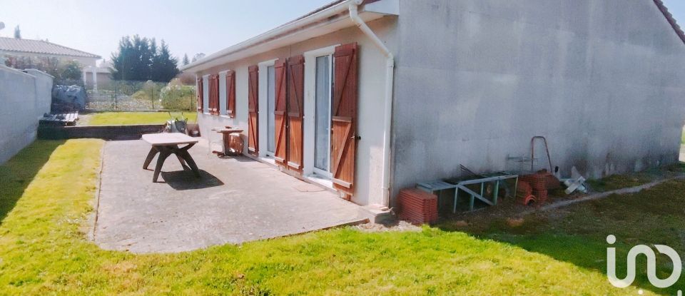 Maison 4 pièces de 90 m² à Sainte-Foy-Saint-Sulpice (42110)