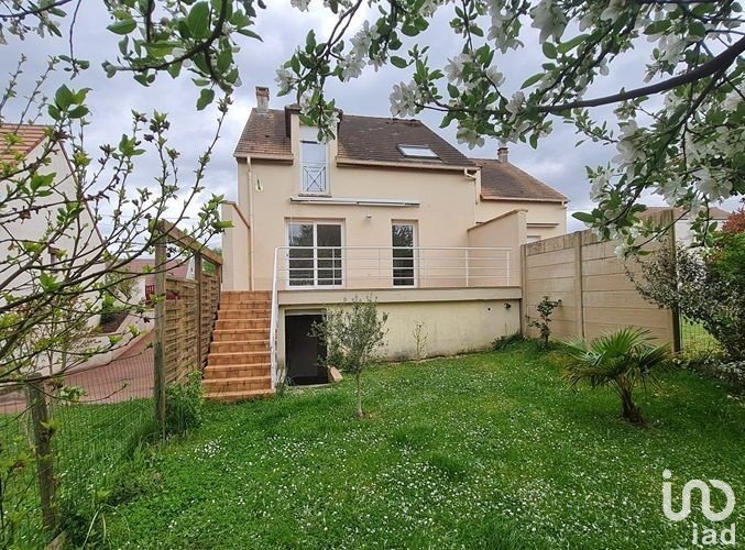 Maison 5 pièces de 85 m² à Saint-Pierre-lès-Nemours (77140)