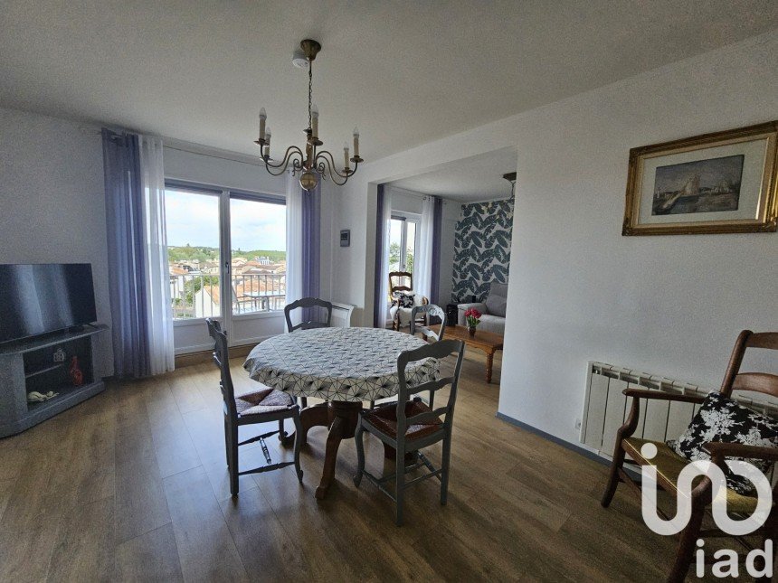 Apartment 4 rooms of 84 m² in - (16006)