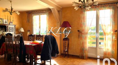 House 6 rooms of 143 m² in Saint-Luperce (28190)