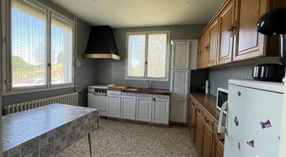 House 3 rooms of 73 m² in Le Vieux-Cérier (16350)