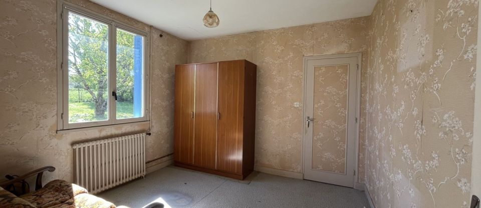 House 3 rooms of 73 m² in Le Vieux-Cérier (16350)