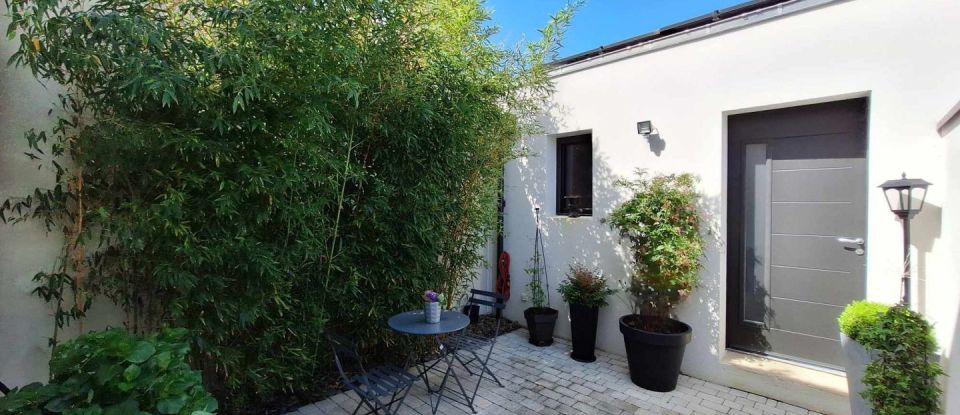 House 5 rooms of 168 m² in Saint-Xandre (17138)