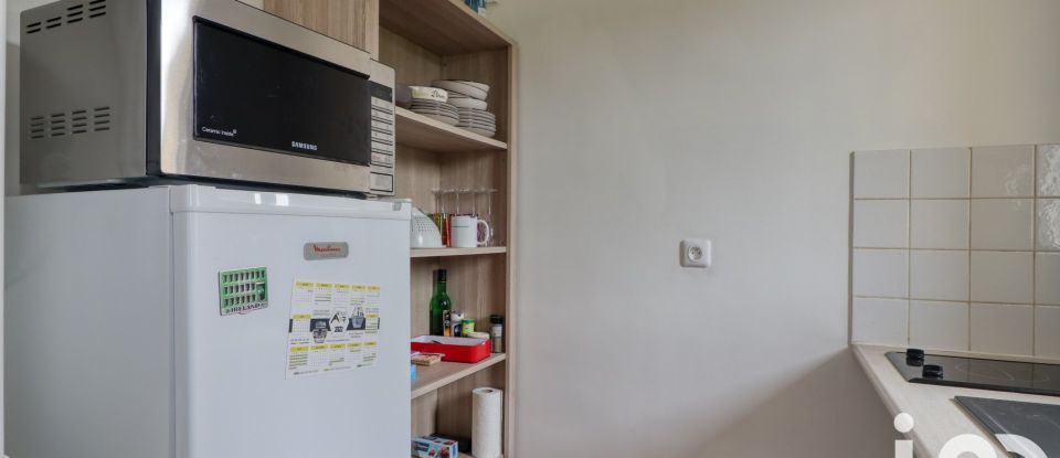 Apartment 1 room of 27 m² in Houilles (78800)