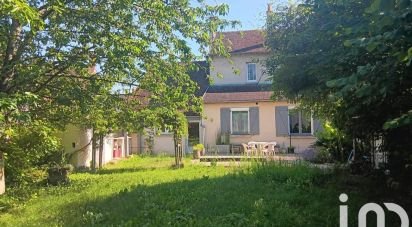 House 6 rooms of 130 m² in Ville-Saint-Jacques (77130)