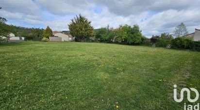 Land of 1,081 m² in Chanonat (63450)