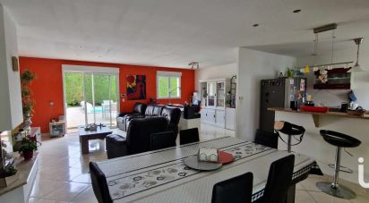 House 4 rooms of 112 m² in Bassens (33530)