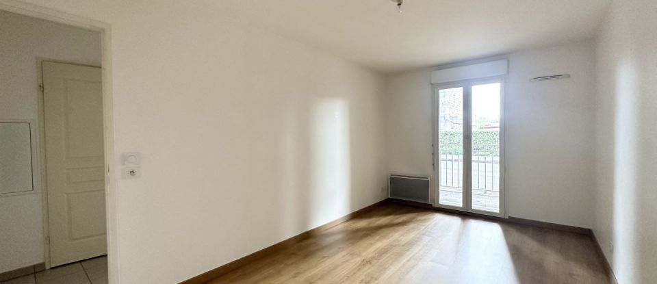 Apartment 2 rooms of 54 m² in Avon (77210)