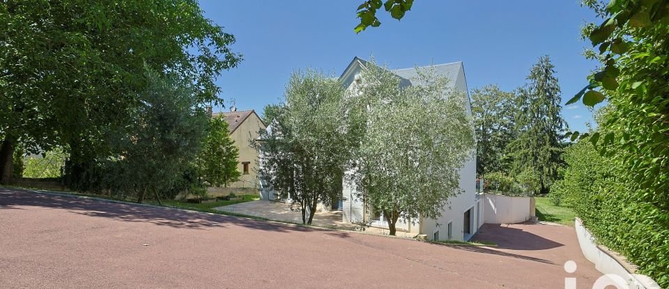 House 7 rooms of 196 m² in Chessy (77700)