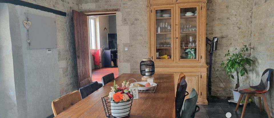 Country house 7 rooms of 135 m² in La Chapelle (16140)