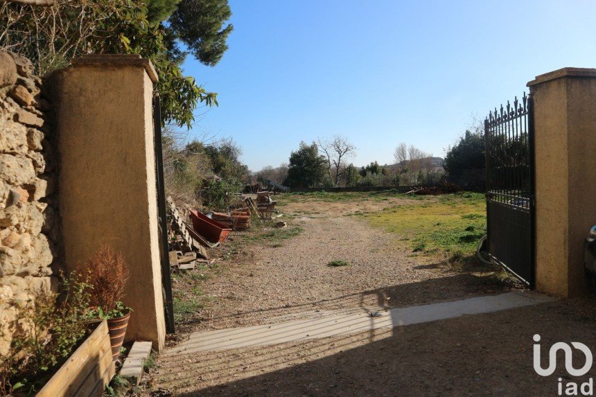 Land of 1,190 m² in Pouzolles (34480)