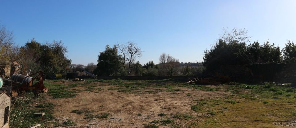 Land of 1,190 m² in Pouzolles (34480)