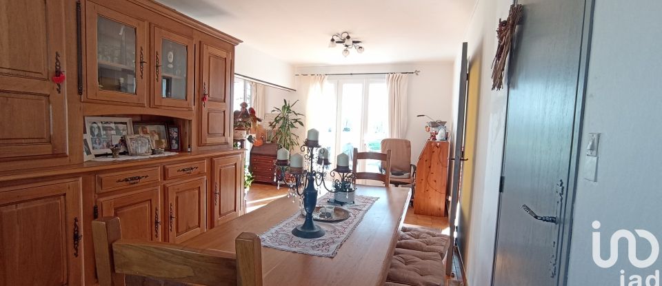 Country house 7 rooms of 145 m² in Sazilly (37220)