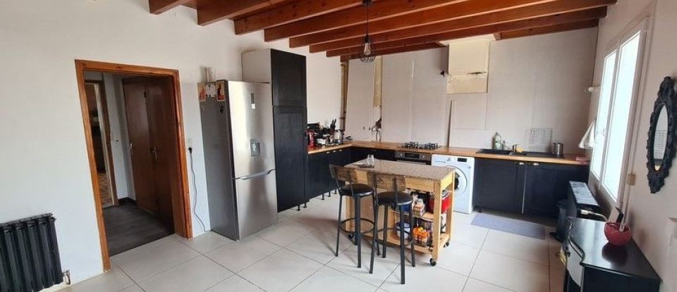 House 5 rooms of 175 m² in Les Gonds (17100)