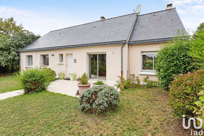 House 8 rooms of 193 m² in Sautron (44880)
