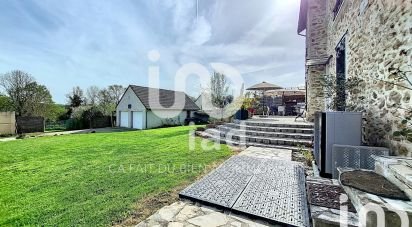 House 8 rooms of 215 m² in Ozouer-le-Voulgis (77390)