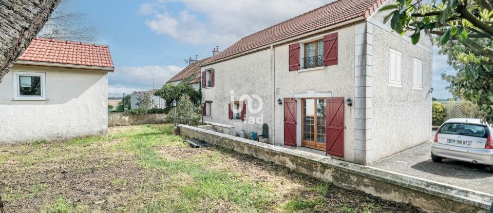 House 6 rooms of 148 m² in Claye-Souilly (77410)