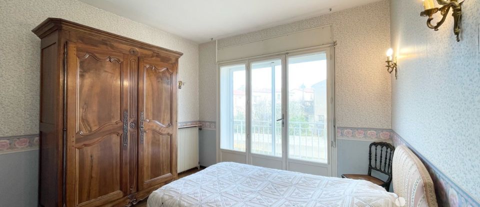Maison traditionnelle 10 pièces de 186 m² à Carcassonne (11000)