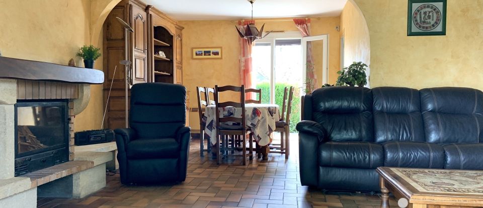 Traditional house 7 rooms of 140 m² in Saint-Pryvé-Saint-Mesmin (45750)