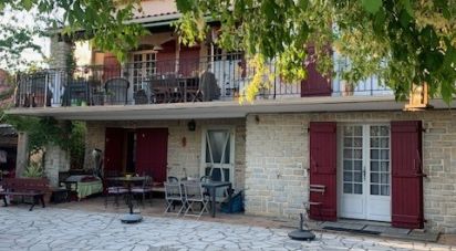 Maison traditionnelle 5 pièces de 155 m² à Camps-la-Source (83170)