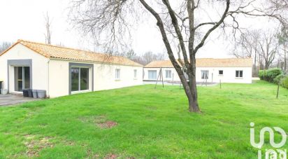 House 5 rooms of 168 m² in Chauvé (44320)