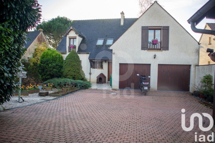 Traditional house 8 rooms of 174 m² in Liverdy-en-Brie (77220)