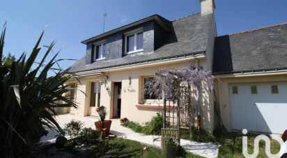 Traditional house 5 rooms of 120 m² in Riantec (56670)