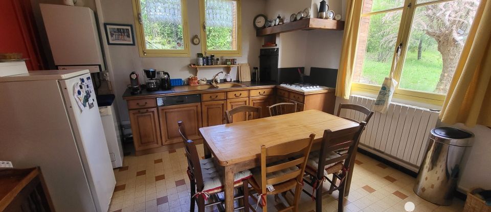 Country house 8 rooms of 140 m² in La Motte-Chalancon (26470)