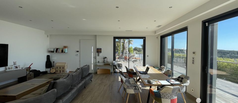 House 5 rooms of 260 m² in Sanary-sur-Mer (83110)