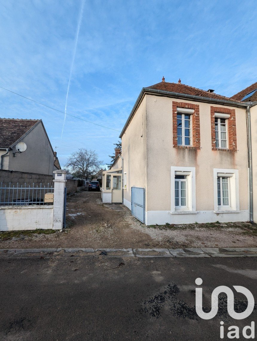Village house 4 rooms of 115 m² in Mont-Saint-Sulpice (89250)