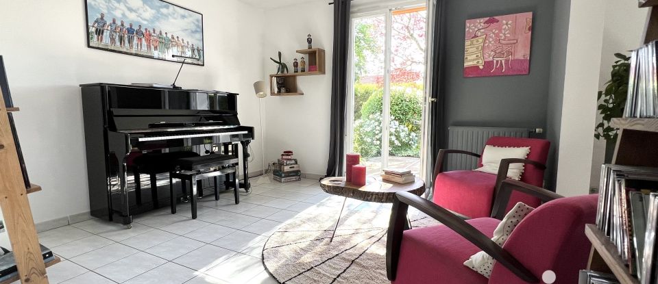 House 8 rooms of 227 m² in Thouaré-sur-Loire (44470)