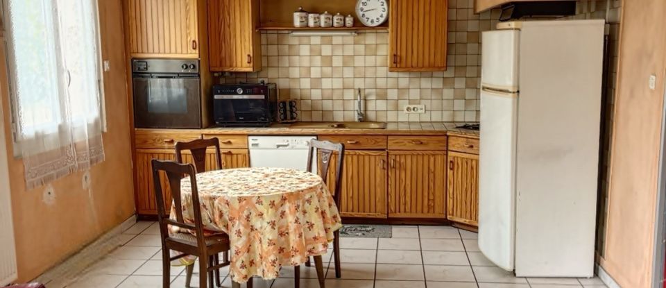 Traditional house 7 rooms of 141 m² in Séméac (65600)