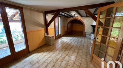 House 4 rooms of 93 m² in Sarrians (84260)
