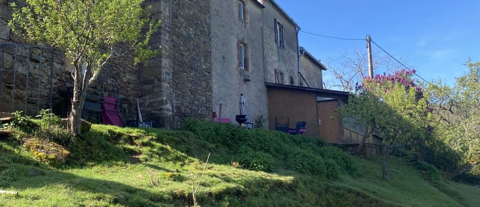 Maison de campagne 9 pièces de 166 m² à Laval-Roquecezière (12380)