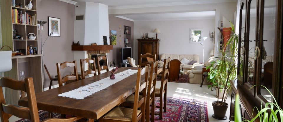 Traditional house 8 rooms of 180 m² in Morainvilliers (78630)