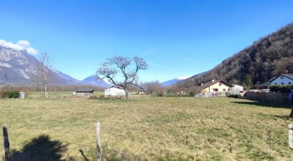 Land of 1,338 m² in Aiton (73220)