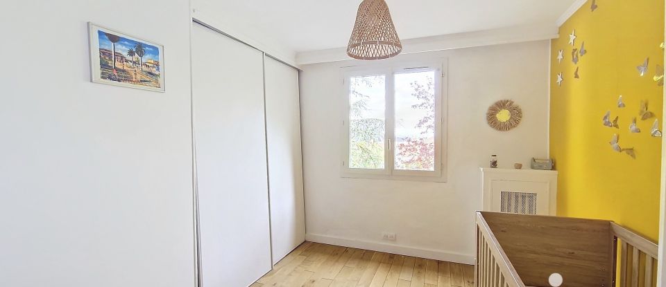 Apartment 3 rooms of 55 m² in Clamart (92140)