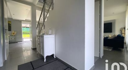 House 8 rooms of 164 m² in Villecresnes (94440)