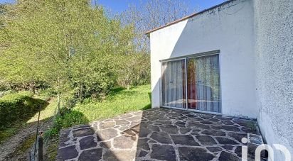 House 4 rooms of 87 m² in Laval-Roquecezière (12380)