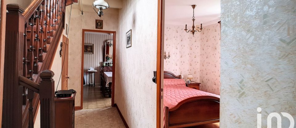 Traditional house 6 rooms of 125 m² in Plouhinec (29780)