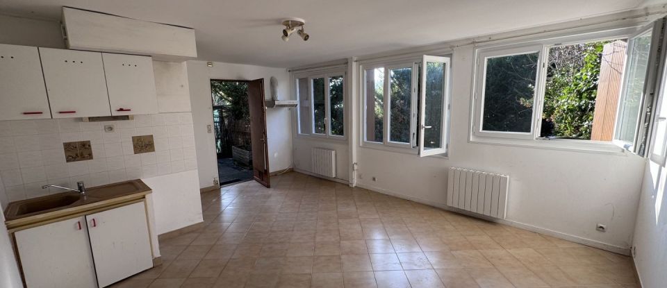 House 5 rooms of 104 m² in Les Nouillers (17380)