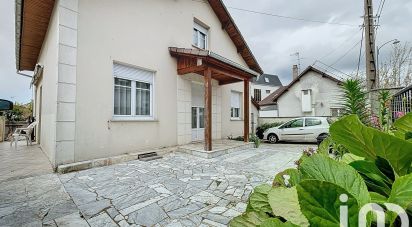 Traditional house 4 rooms of 97 m² in Pontault-Combault (77340)