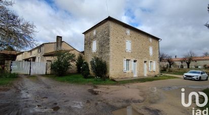 Maison de village 3 pièces de 77 m² à Longré (16240)
