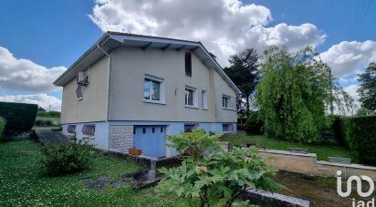 House 8 rooms of 143 m² in Rouillac (16170)