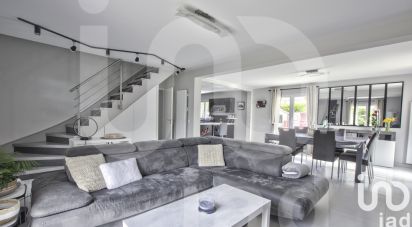 House 7 rooms of 173 m² in Pringy (77310)