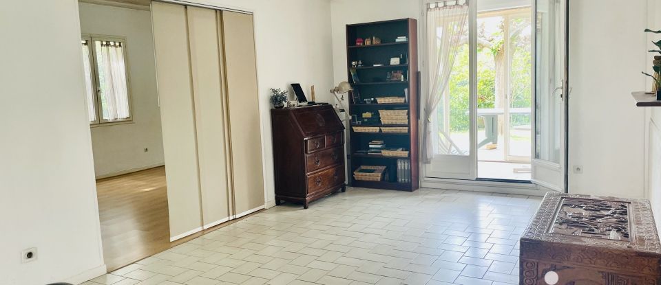 House 5 rooms of 107 m² in Avignon (84000)