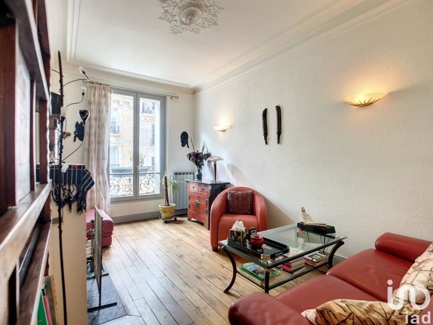 Appartement 3 pièces de 64 m² à Paris (75018)