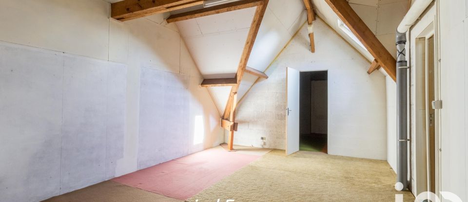 Maison traditionnelle 7 pièces de 146 m² à Richebourg (78550)